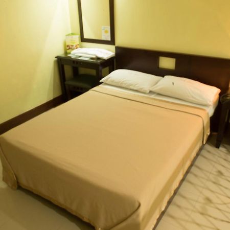 Vista Hotel Recto Manila Luaran gambar