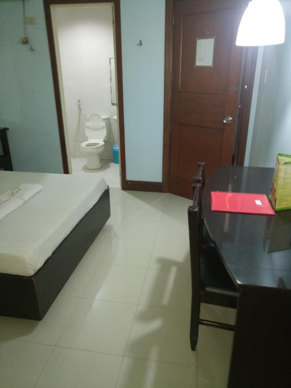 Vista Hotel Recto Manila Luaran gambar